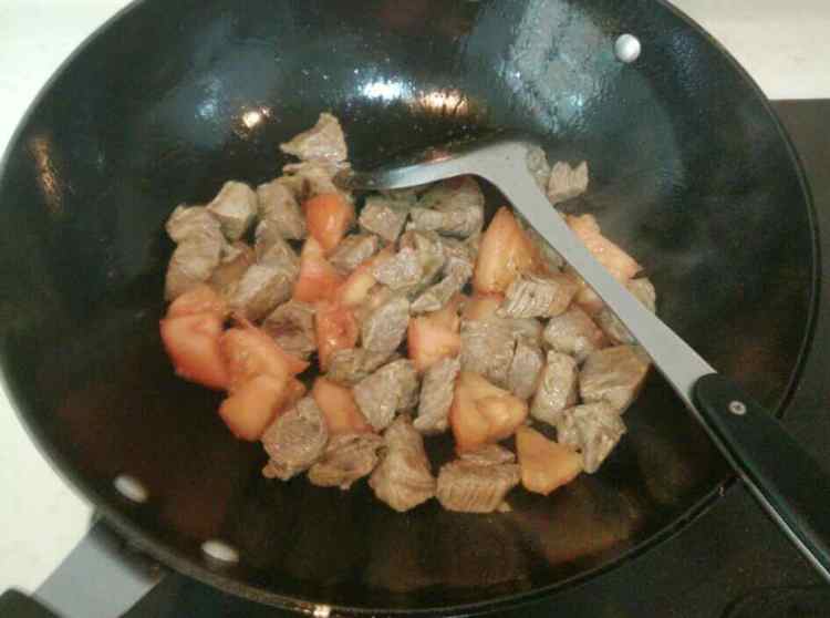 番茄牛肉汤面步骤3