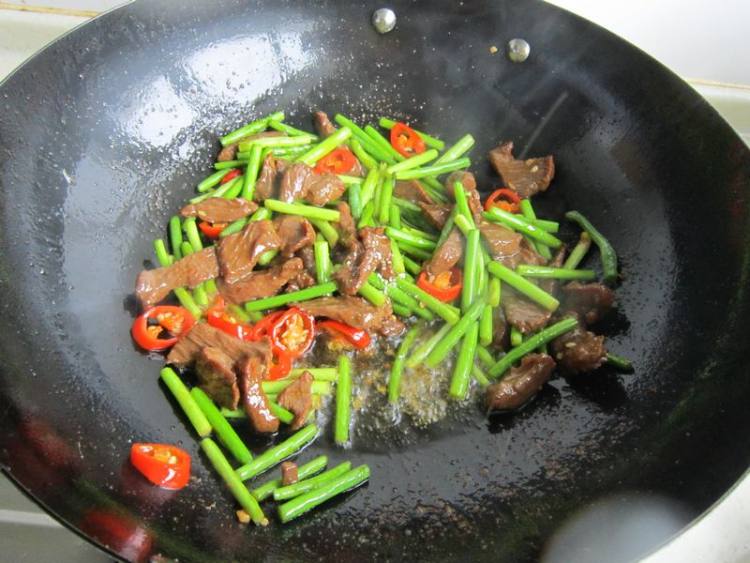 蒜苔牛柳步骤10