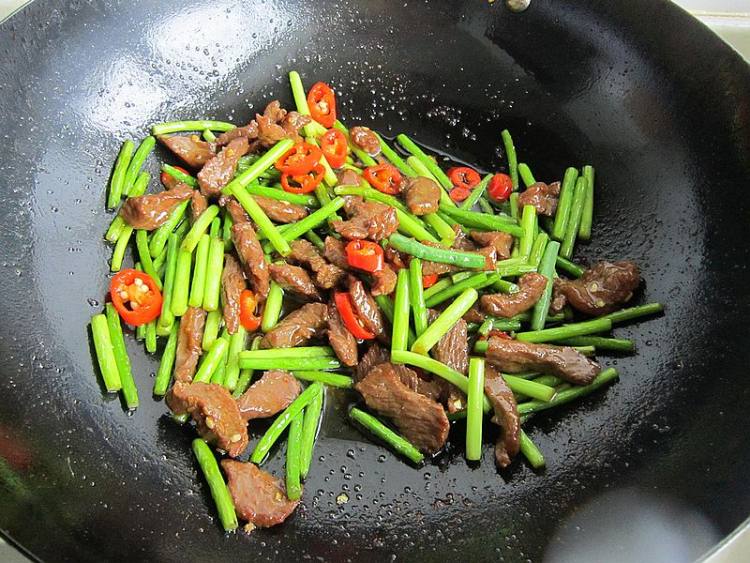蒜苔牛柳步骤11