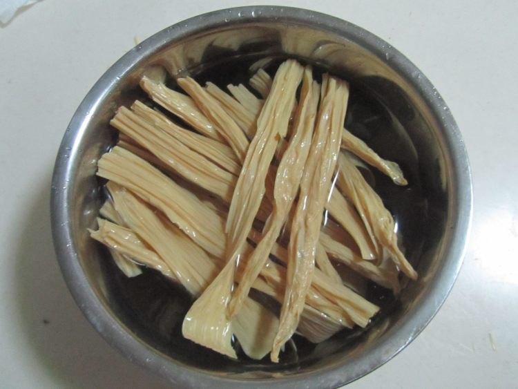 牛肉腐竹煲步骤1