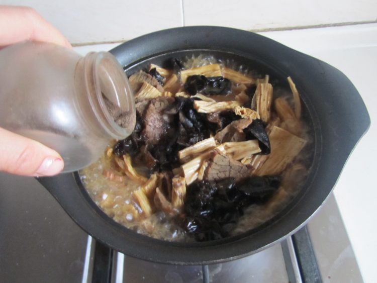 牛肉腐竹煲步骤13