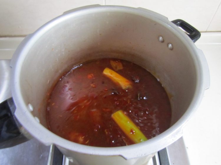 牛肉腐竹煲步骤5