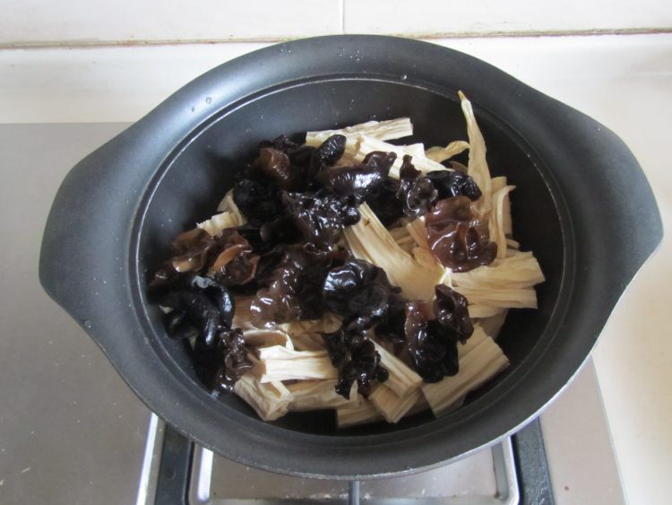 牛肉腐竹煲步骤10