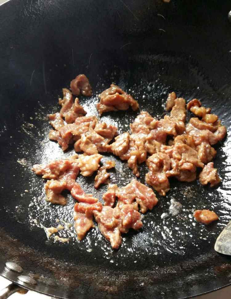 牛肉粒炒玉米步骤4