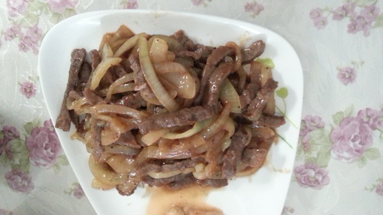 黑椒洋葱炒牛柳步骤8