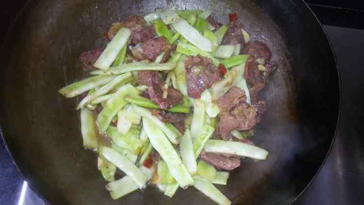 牛肉片炖豆角步骤8