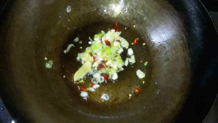 牛肉片炖豆角步骤4