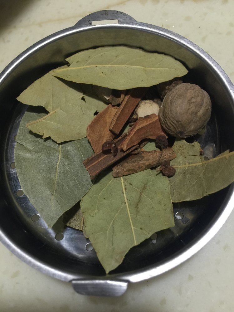 秘制卤牛腱子步骤2