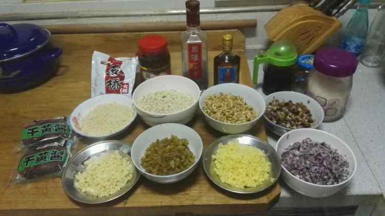 秘制老干爹牛肉香辣酱步骤1