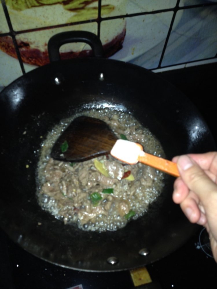牛肉炒平菇步骤6