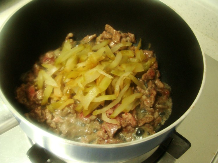 榨菜炒牛肉步骤4