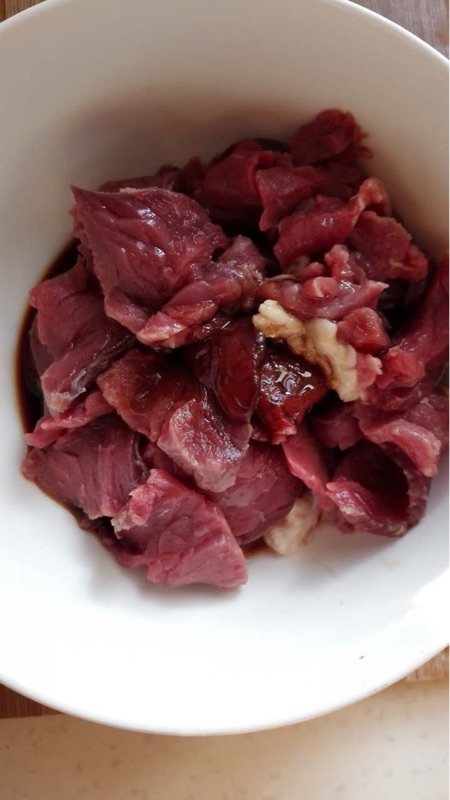 尖椒牛肉步骤1