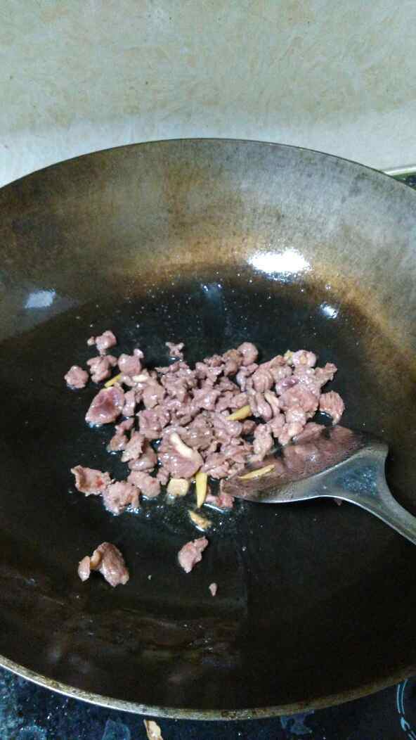 牛肉萝卜步骤4
