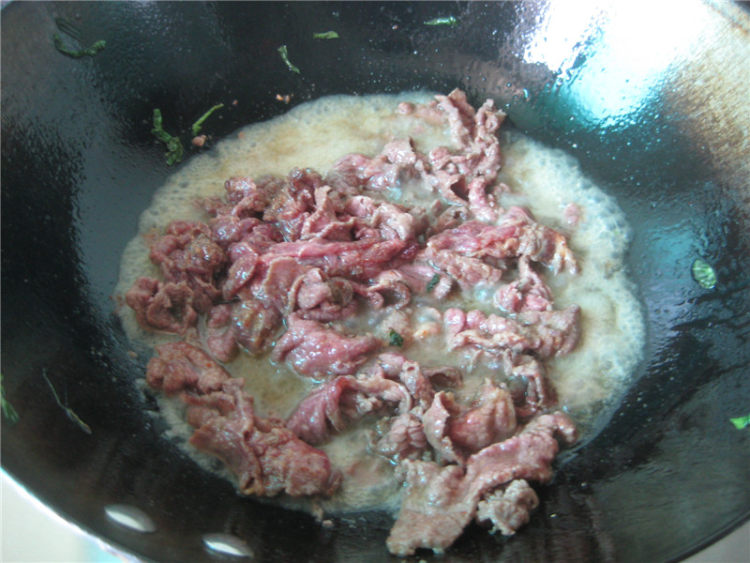 牛肉炒空心菜步骤10