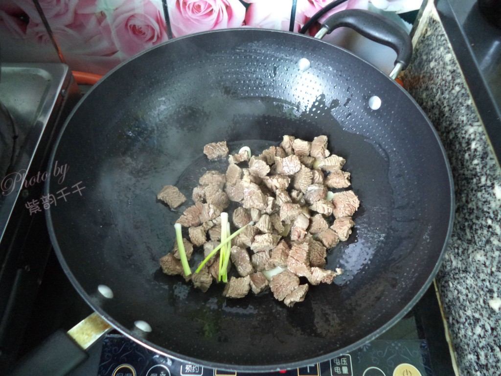 老坛醋酸菜牛肉拌面步骤4