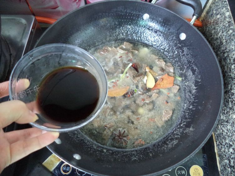老坛醋酸菜牛肉拌面步骤7