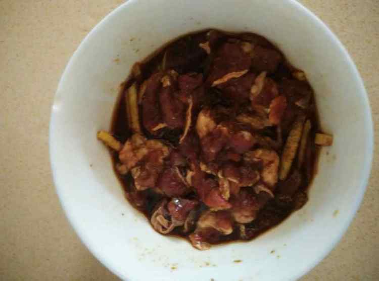 牛肉鸡蛋面步骤2