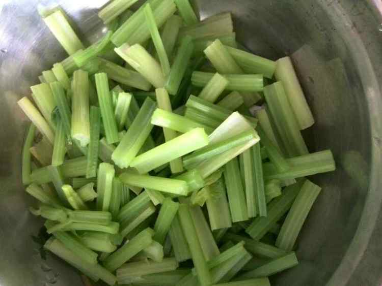 芹菜牛肉丝步骤5