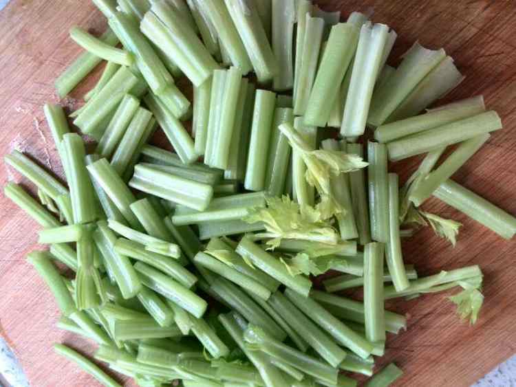 芹菜牛肉丝步骤3