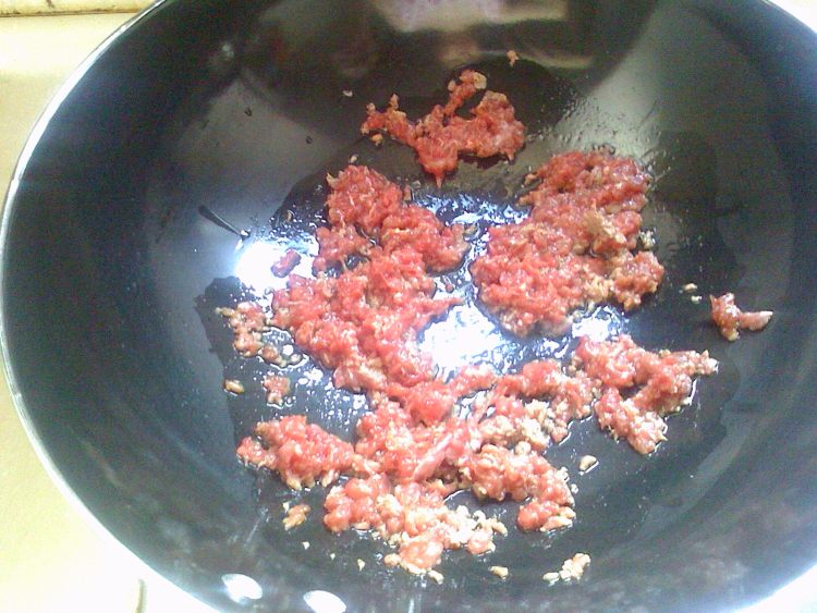 肉酱刀削面步骤3