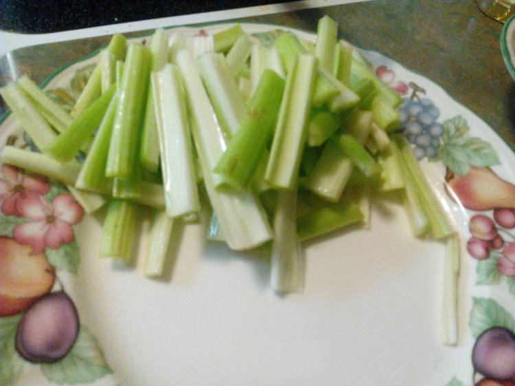 蚝油西芹炒牛柳步骤4