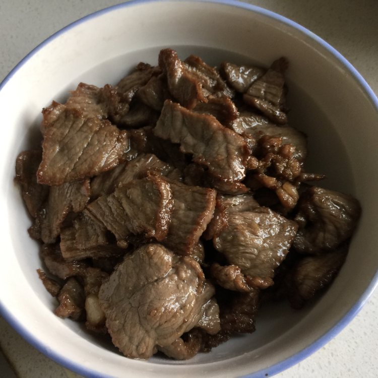 孜然青椒炒肉步骤6