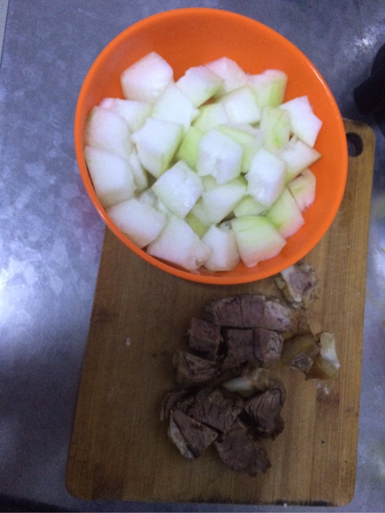 冬瓜炖牛肉步骤1
