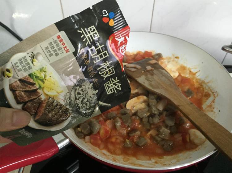 【手工美食】蘑菇牛肉步骤7