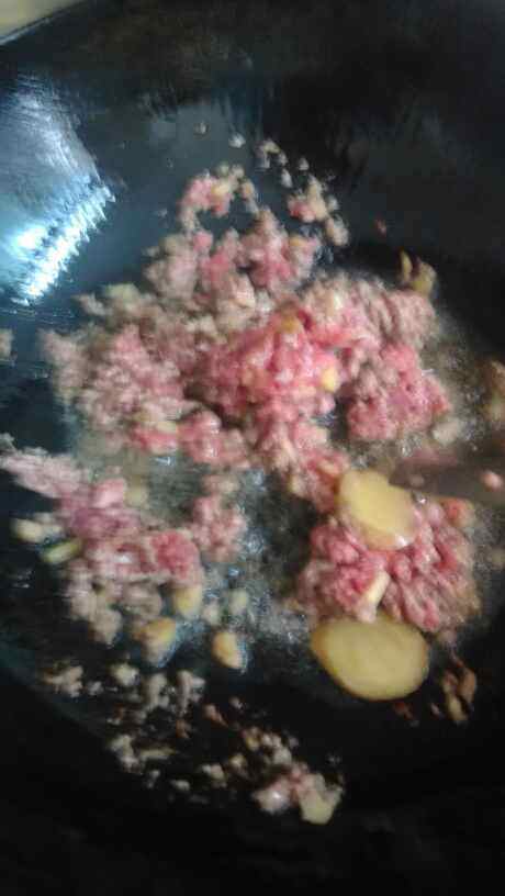 【手工美食】牛肉臊子步骤4