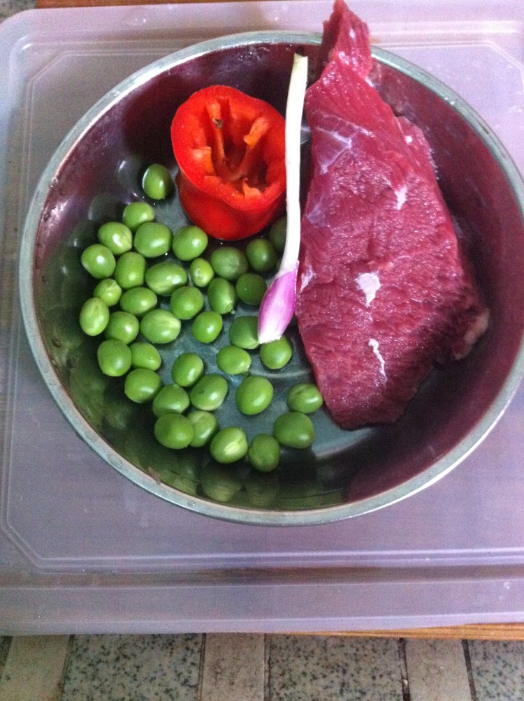 青豆牛肉末饭步骤1
