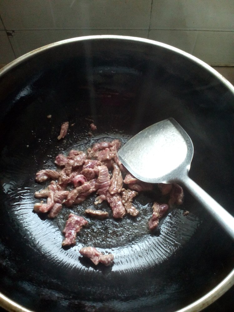 洋葱牛肉丝步骤4