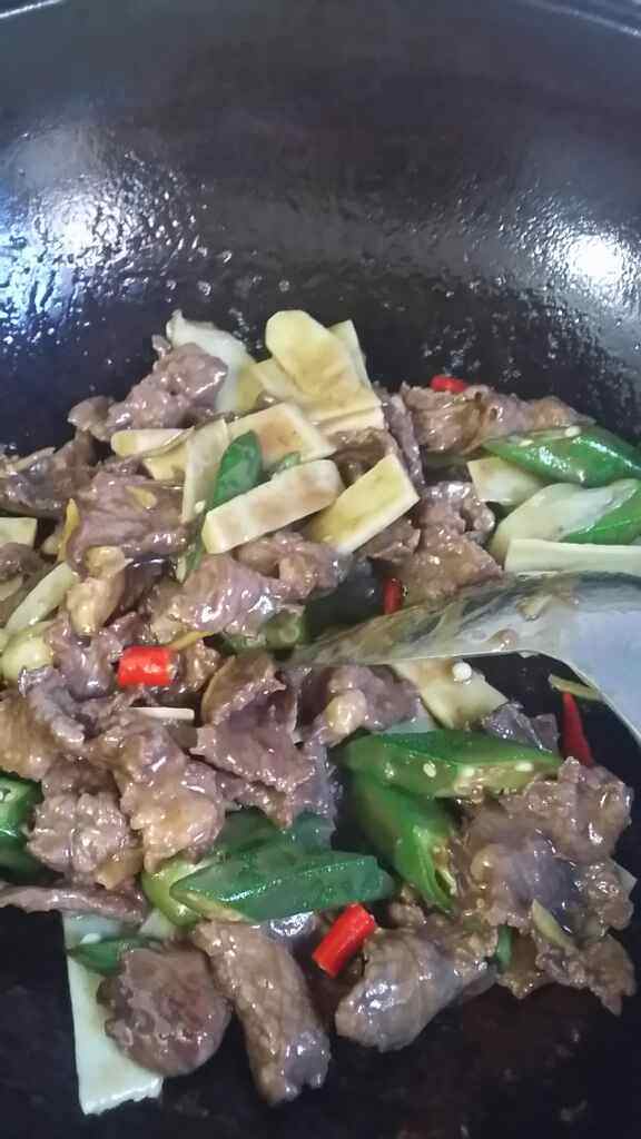秋葵炒牛肉步骤6