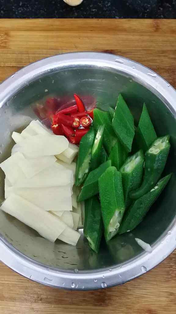 秋葵炒牛肉步骤4