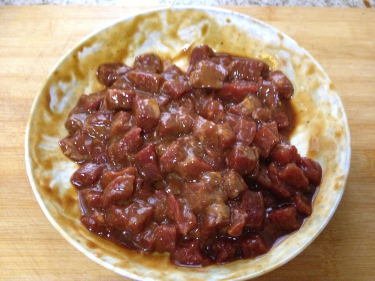 火龙果炒牛肉步骤5