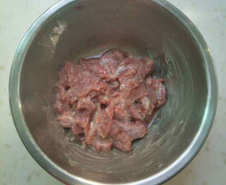 牛肉盖饭步骤1