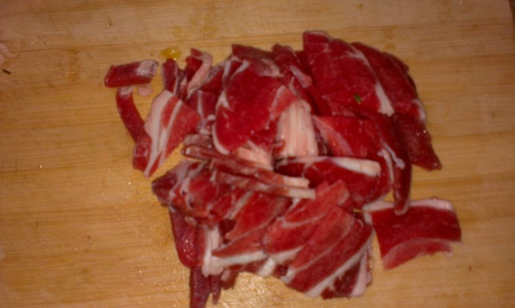 菠萝滑炒牛肉片步骤1