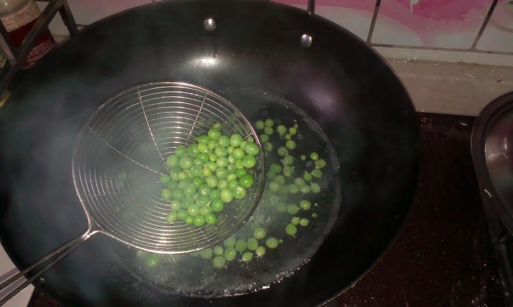 菠萝滑炒牛肉片步骤6