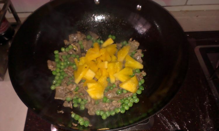 菠萝滑炒牛肉片步骤10