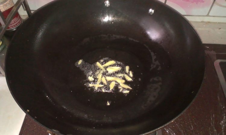 菠萝滑炒牛肉片步骤7