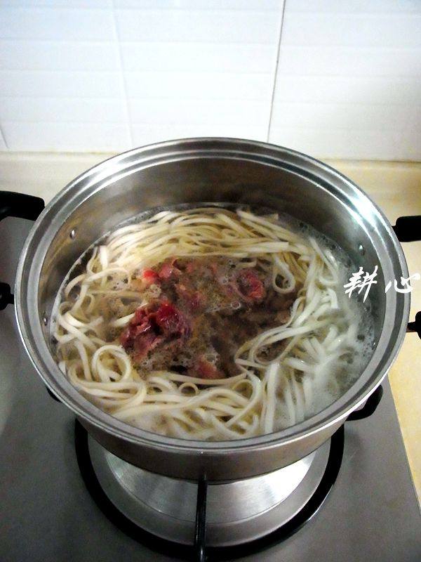 牛肉阳春面步骤6