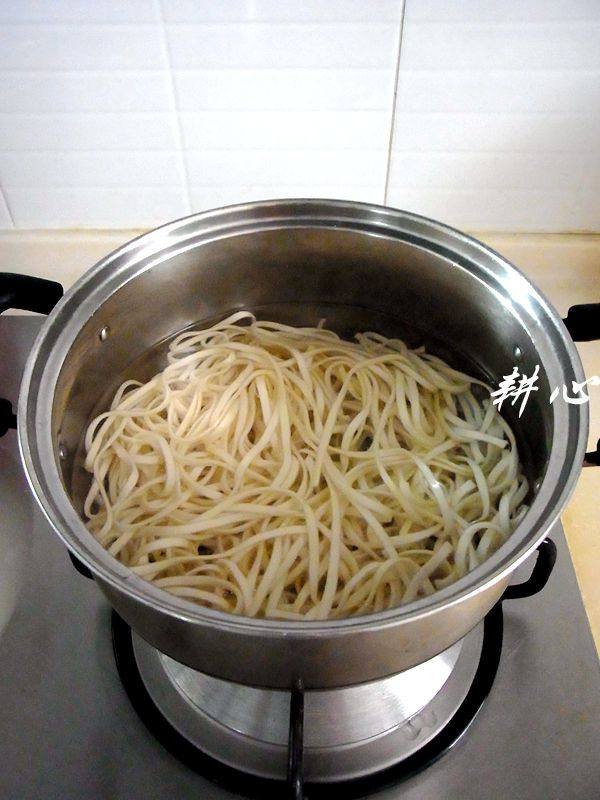 牛肉阳春面步骤5