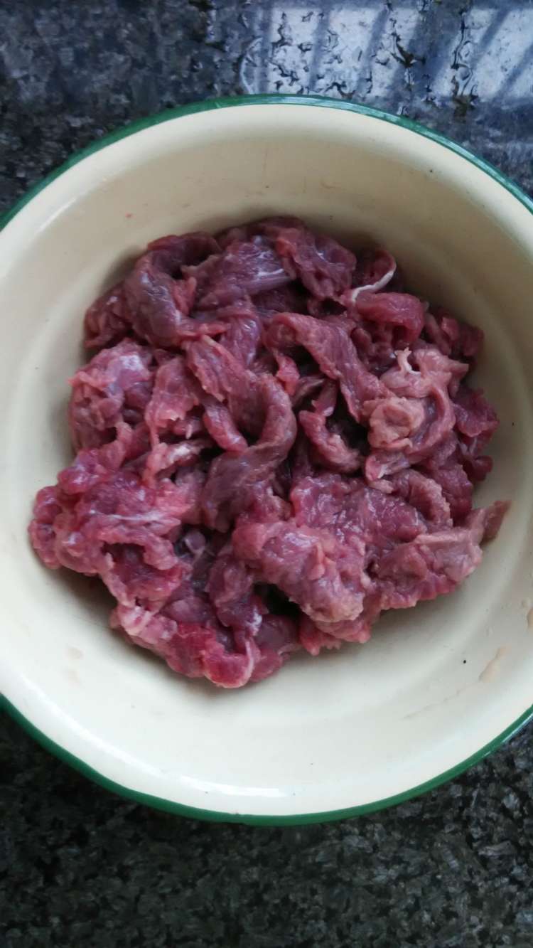 清炒牛肉步骤1