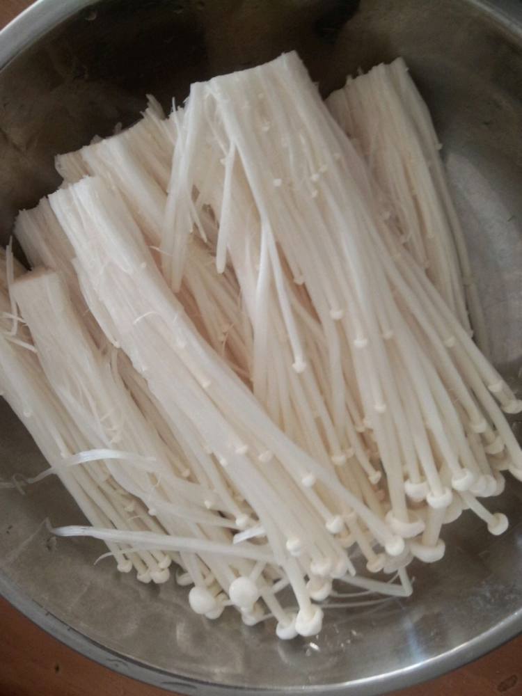 快手金针菇滑牛步骤2