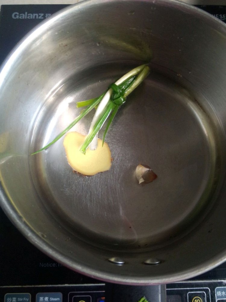 快手金针菇滑牛步骤3