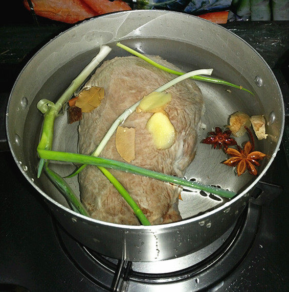 卤干切牛肉步骤3