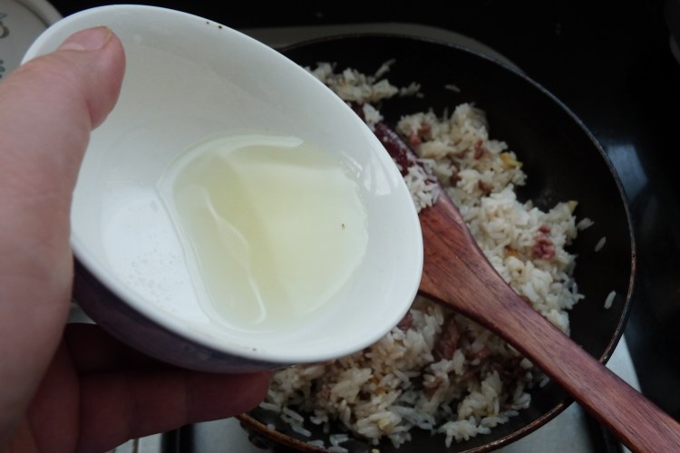 甜椒牛肉炒饭步骤4