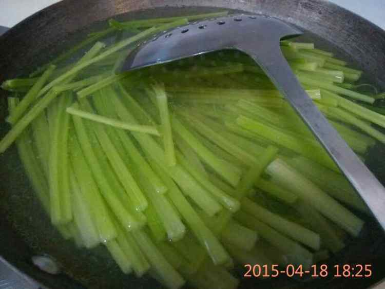 芹菜牛肉包步骤2