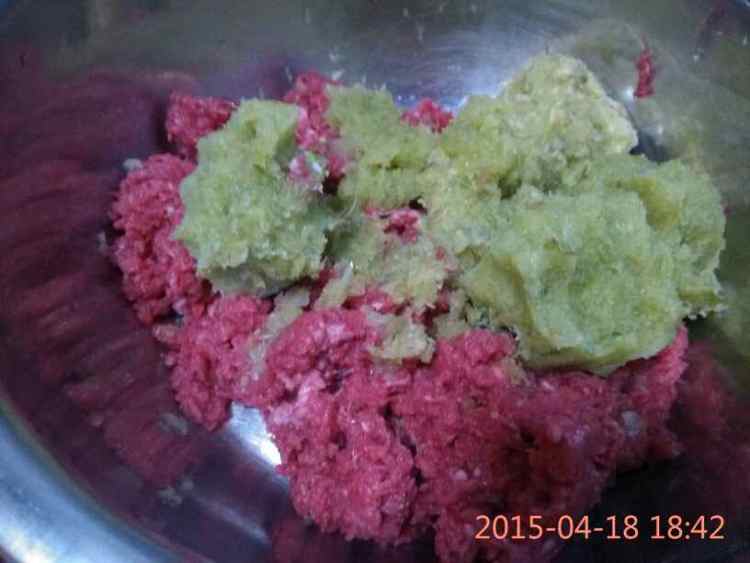 芹菜牛肉包步骤5