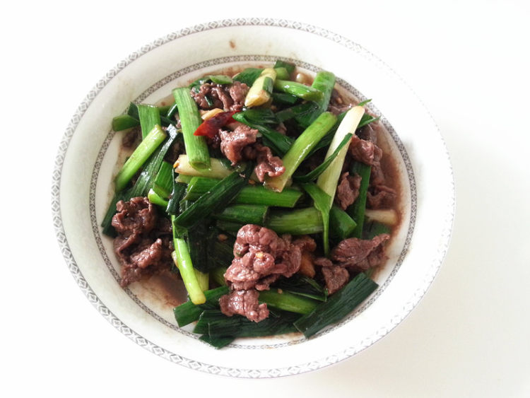 蒜苗炒牛肉步骤7