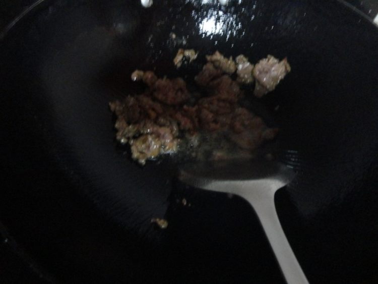 牛肉菠菜面步骤2